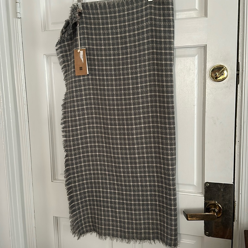 NWT Look Blanket Scarf